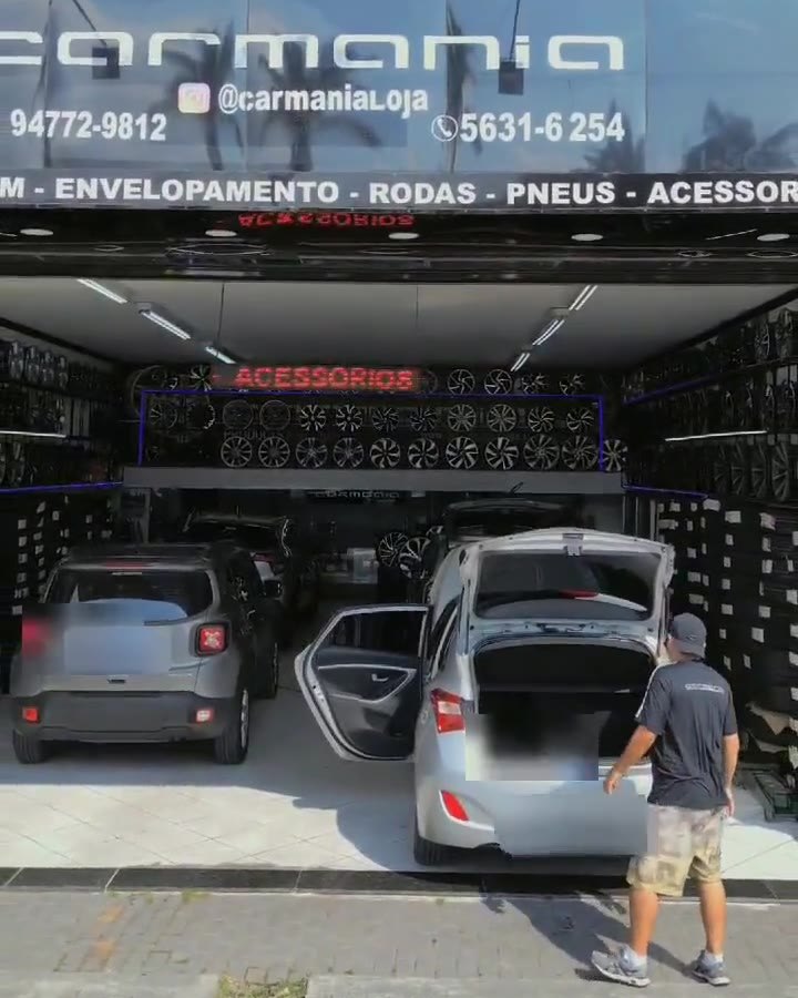 Fachada da Carmania na Av. Interlagos
