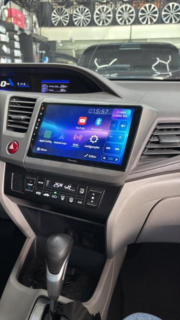 Central Pioneer em Honda Civic