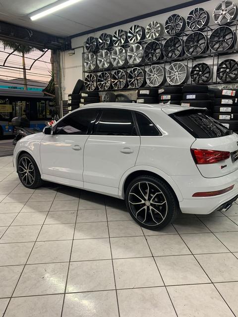 Audi RS Q3 branco com rodas novas