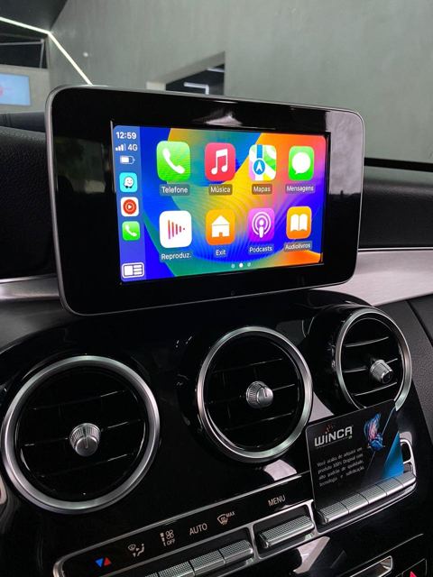 Interface Apple CarPlay em Mercedes Classe C